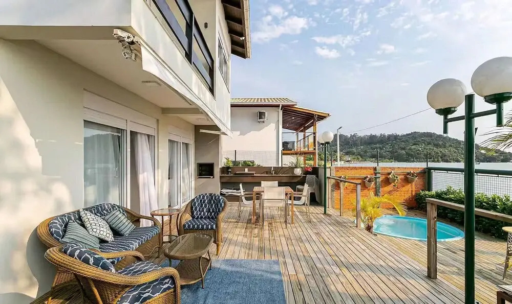 Seafront Beautiful House in Sto. Antonio Cda1647