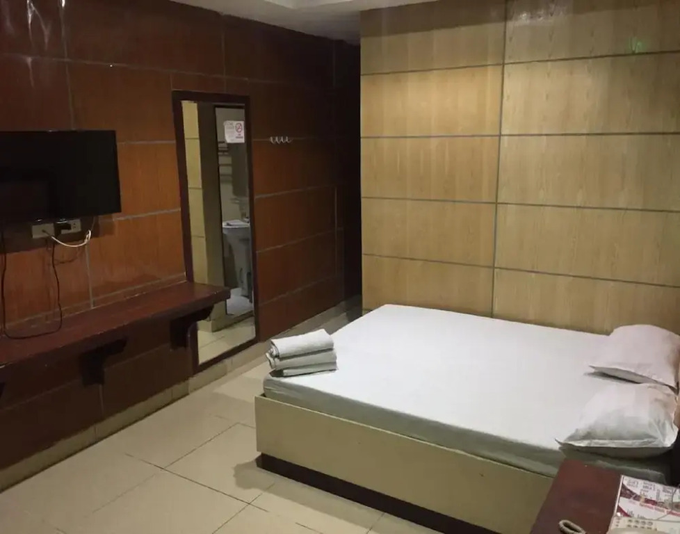 OYO 640 Spring Hotel