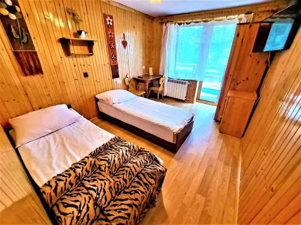 "Harnaś" Ząb-Bustryk
