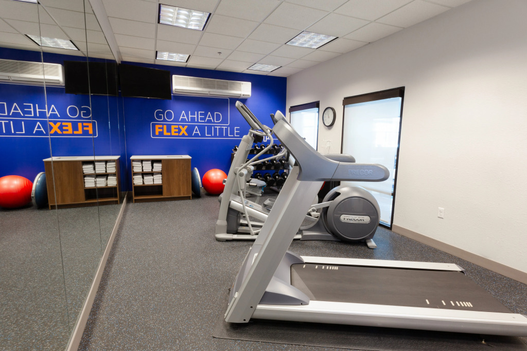 Holiday Inn Express & Suites Logan by IHG