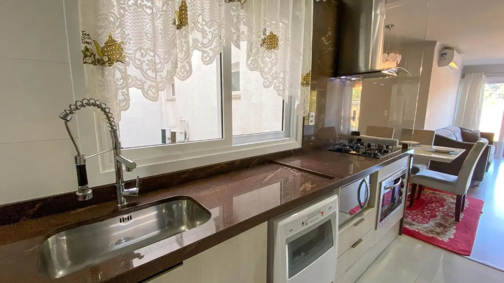 LOCAR-IN CANELA Apartamento Junto a Rua Coberta Amplo para 9 pessoas