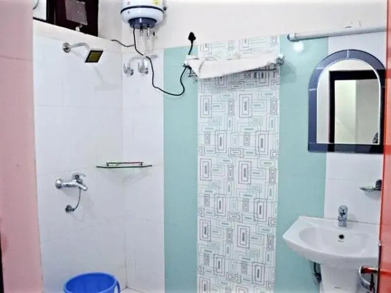 Thind Hotel