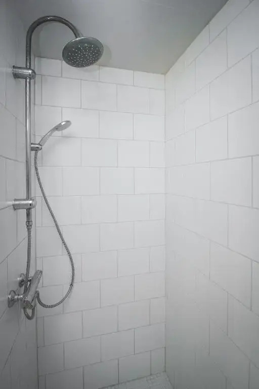 Apartment 19
