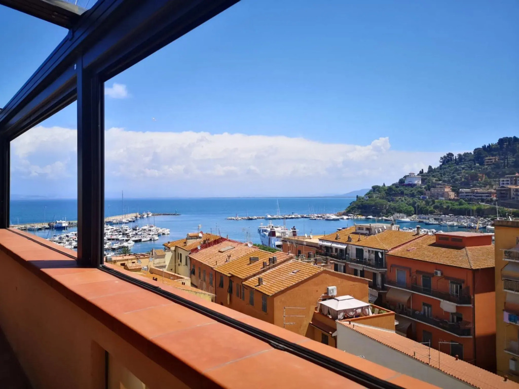 Cozy apartment with a glimpse of the sea-La Tartaruga