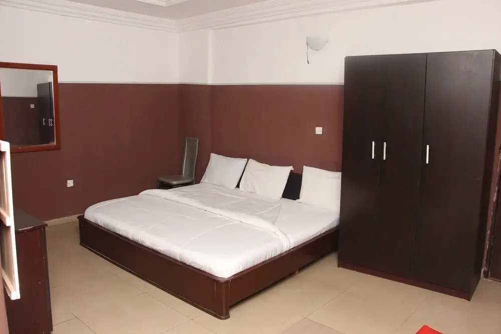 Peak Pleasure Hotel