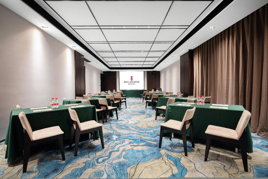 Rezen Dong Hotel (Hangzhou Xixi Longhu Paradise Walk)