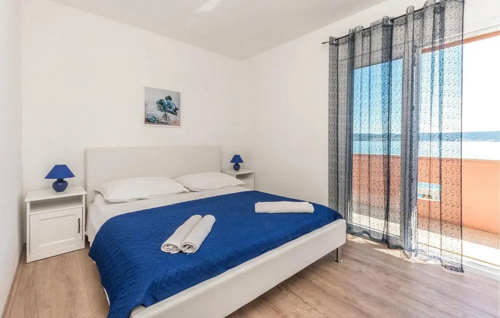 Beautiful Apartment in Nevidane With 2 Bedrooms and Wifi