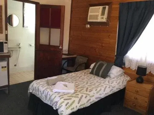 Village Motor Inn