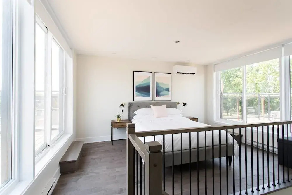 Stunning Split Level 3 BR Little Italy Apartment