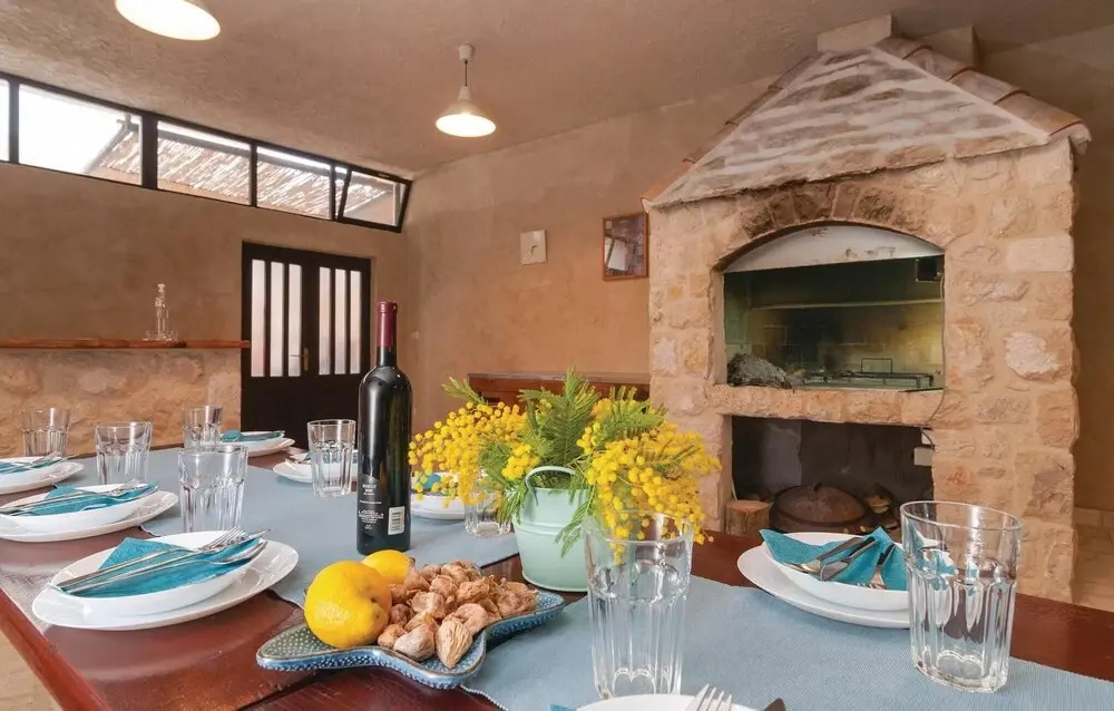 Awesome Home in Omis With Wifi and 6 Bedrooms