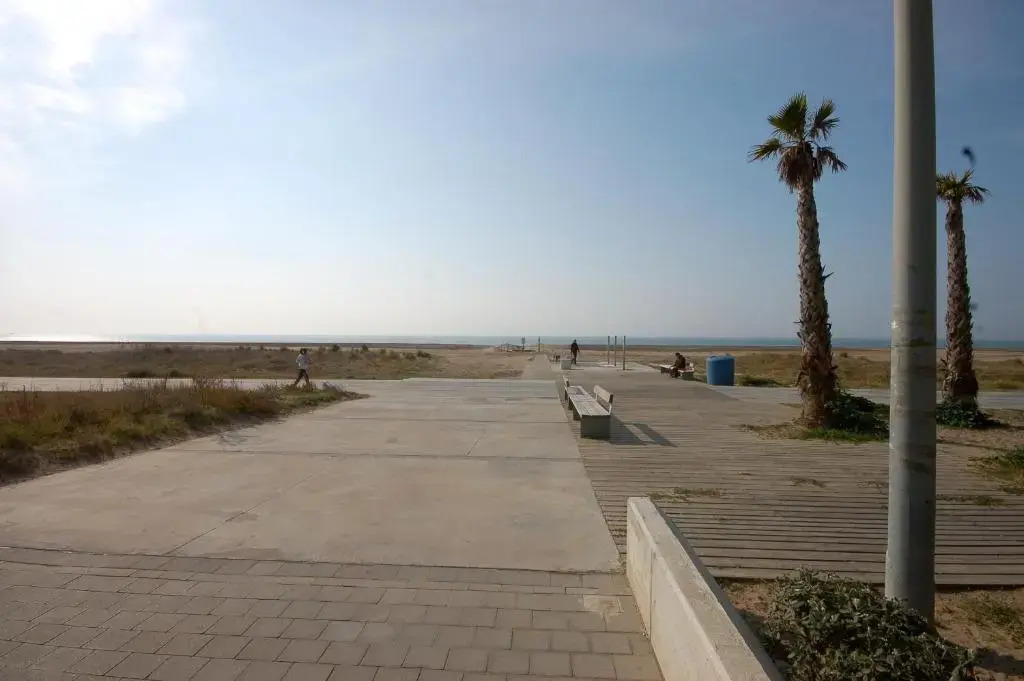 Lets Holidays New Flat Beachfront In Castelldefels