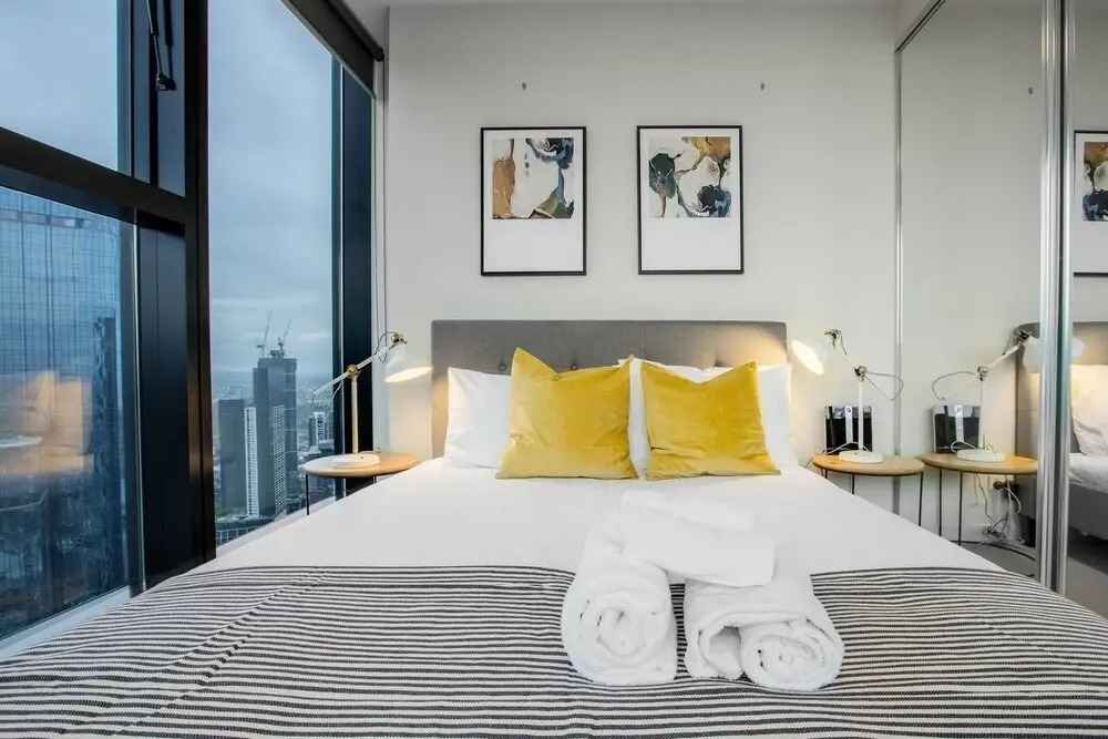 Stunning 2 Bed On Collins With Pool In Southern Cross