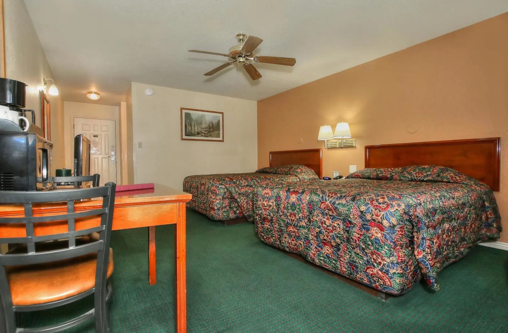Majestic Mountain Inn