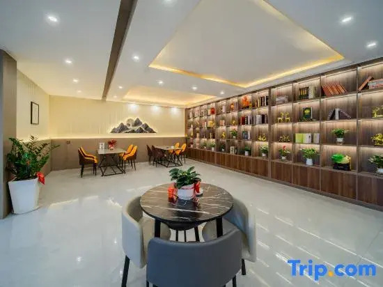 Yiyang Impression Movie Hotel (Yiyang Central Hospital Normal College)