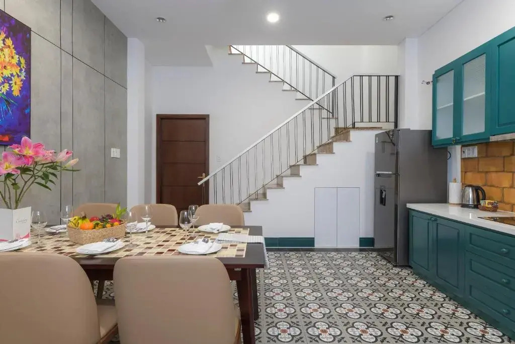 Lim's house - The Market Hideout House