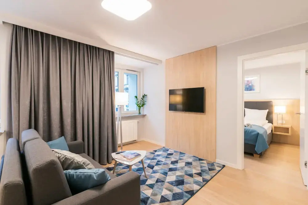 Q17 Apartments Rynek