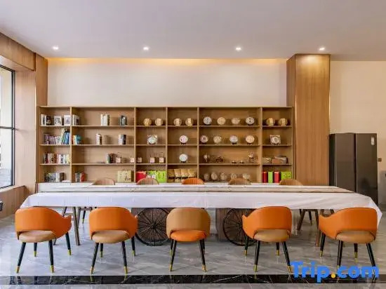 Xishuangbanna Jinghong Qixin Juzhuju B&B (Gasa Airport High-speed Railway Store)