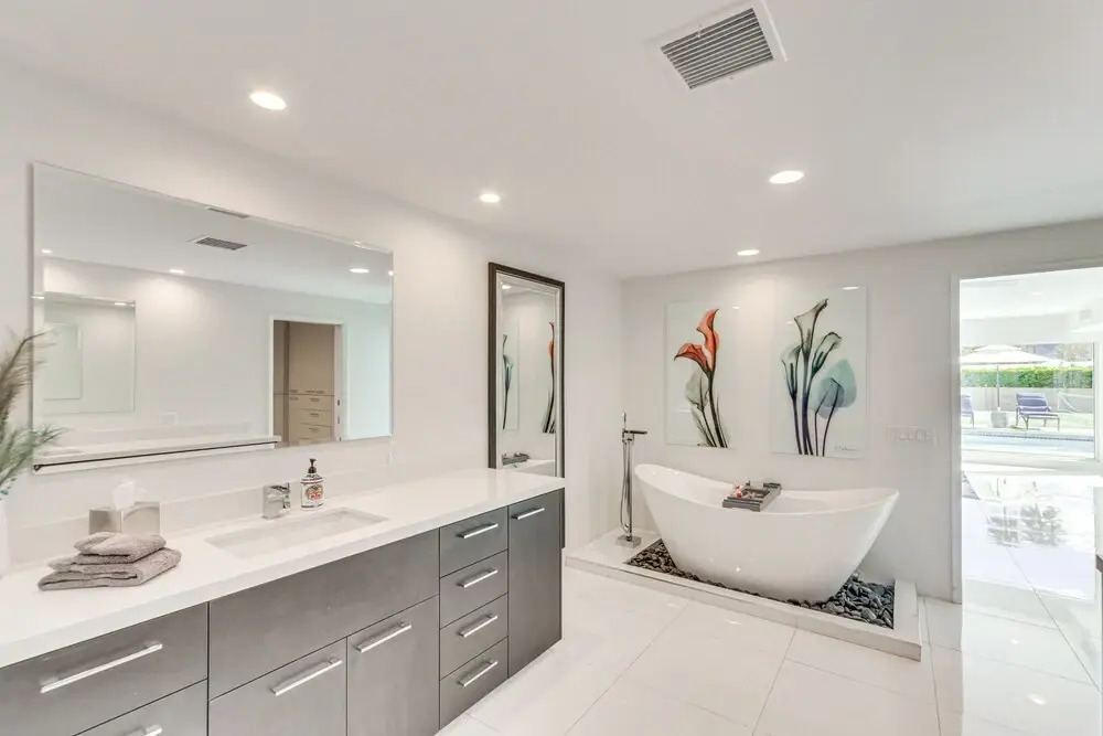 Palm Springs Oasis w/ Mtn Views, 2 Mi to Dtwn!