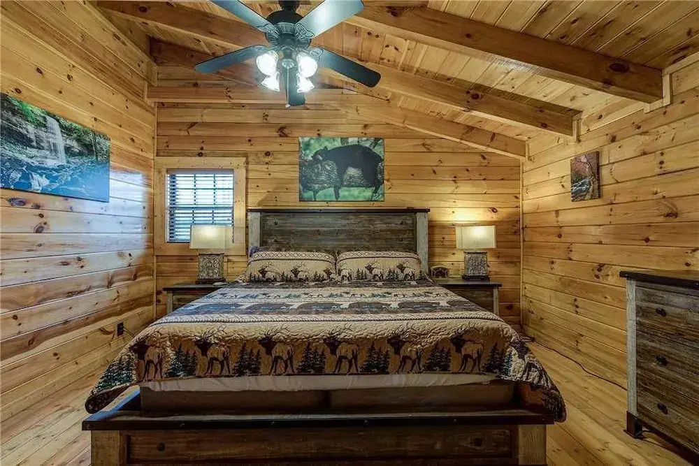 Bearway to Heaven II 3 Bedroom Home with Hot Tub