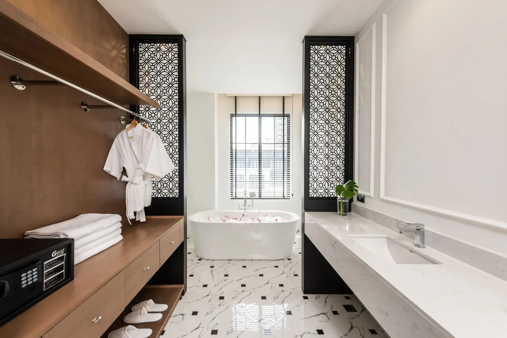 One Patio Hotel Pattaya - SHA Extra Plus