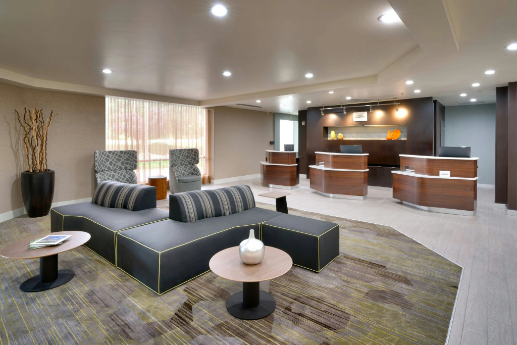 Courtyard by Marriott Charlotte Airport LoSo