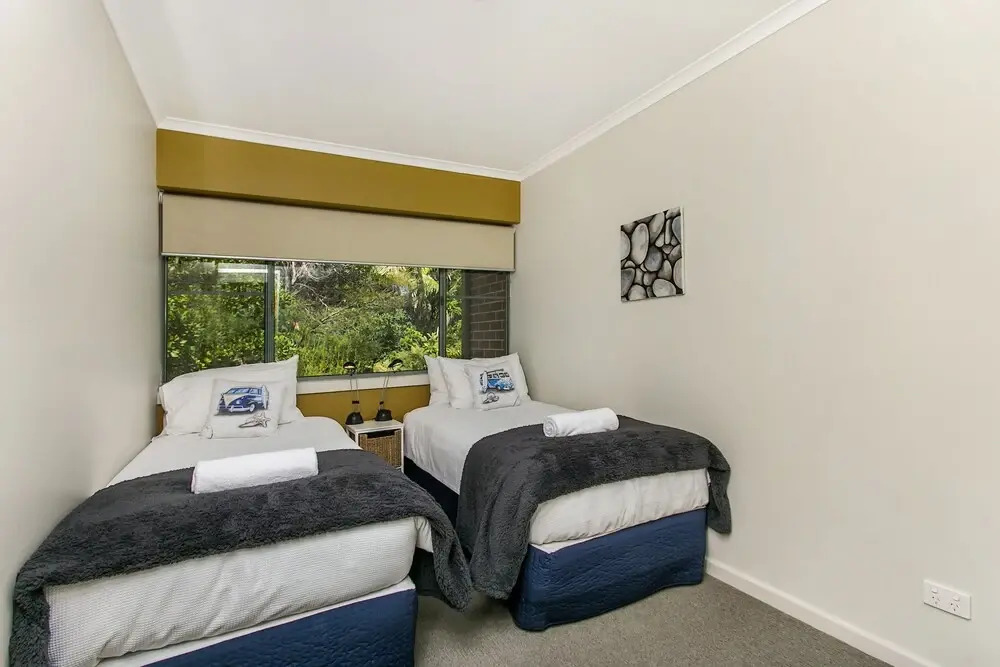 7 James Cook Apartments