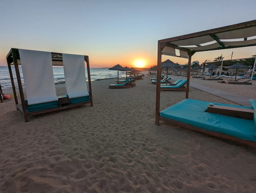 Andros Apt 2 Bed Free Wi-fi Safe Complex Pool