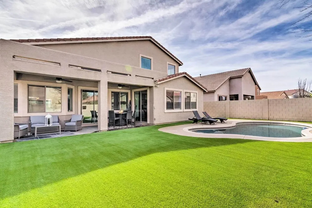 Group Fun in Glendale! Getaway w/ Private Pool