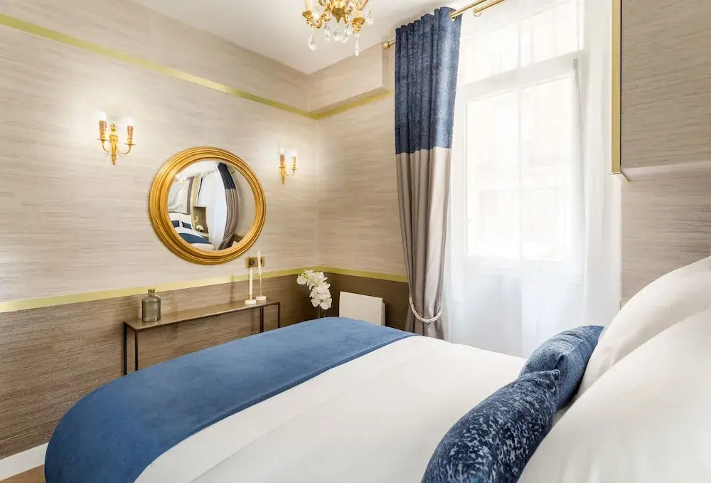 Luxury 2 Bedroom 2 Bathroom With AC -Eiffel Tower