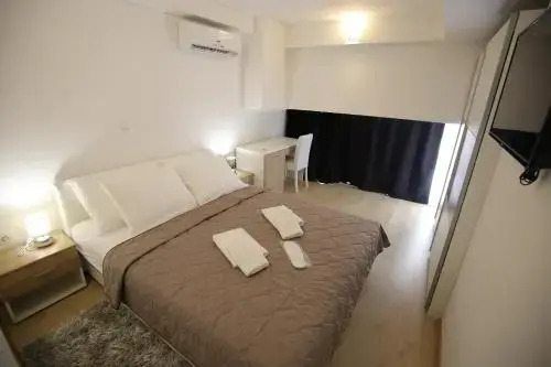365 Rooms