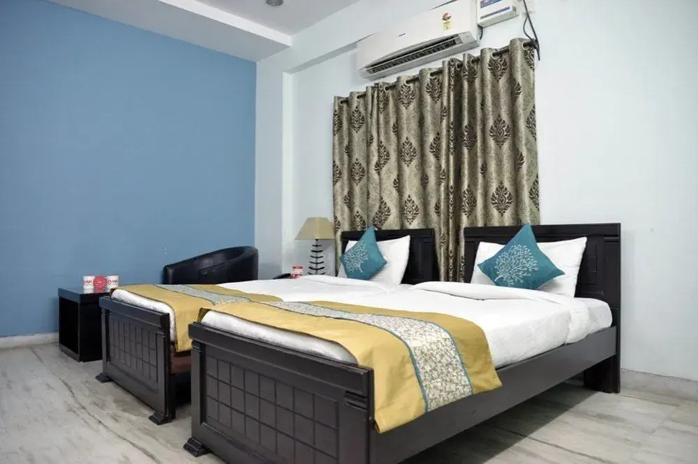OYO 1749 Apartment Hotel Gayatri Nest