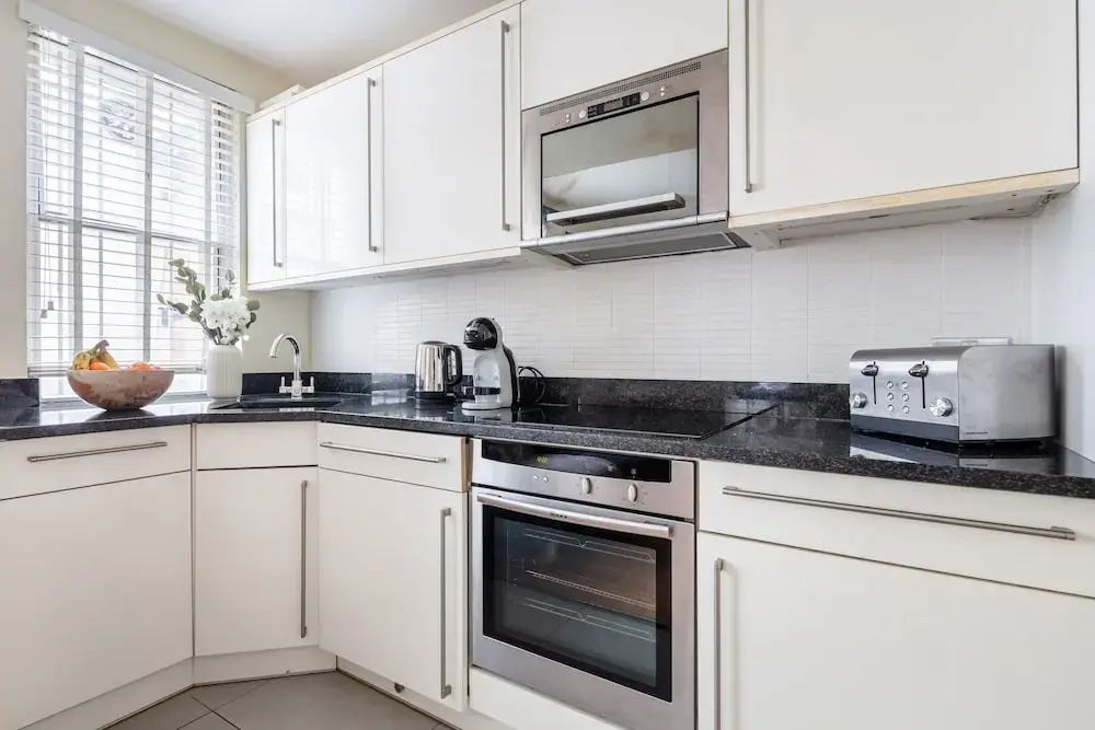 Classic 1BR - Notting Hill Gem