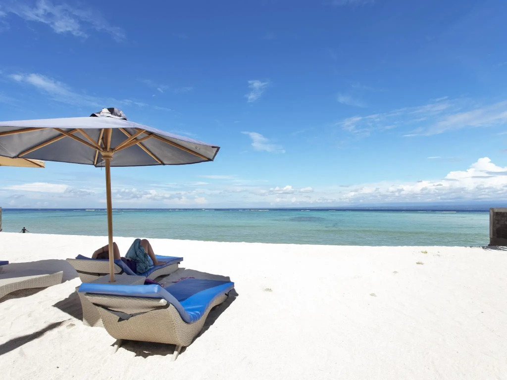 dNusa Beach Club and Resort