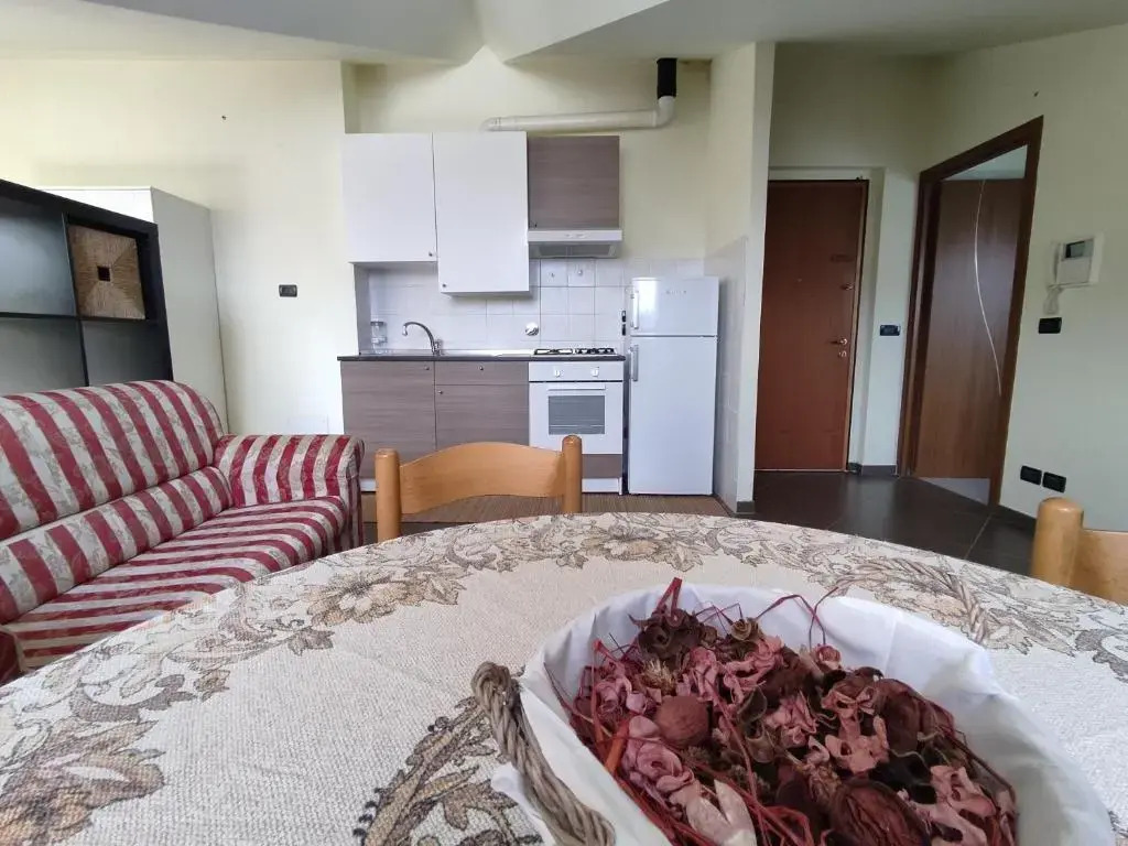 Appartamento nuovo con cucina ai piedi del Monviso