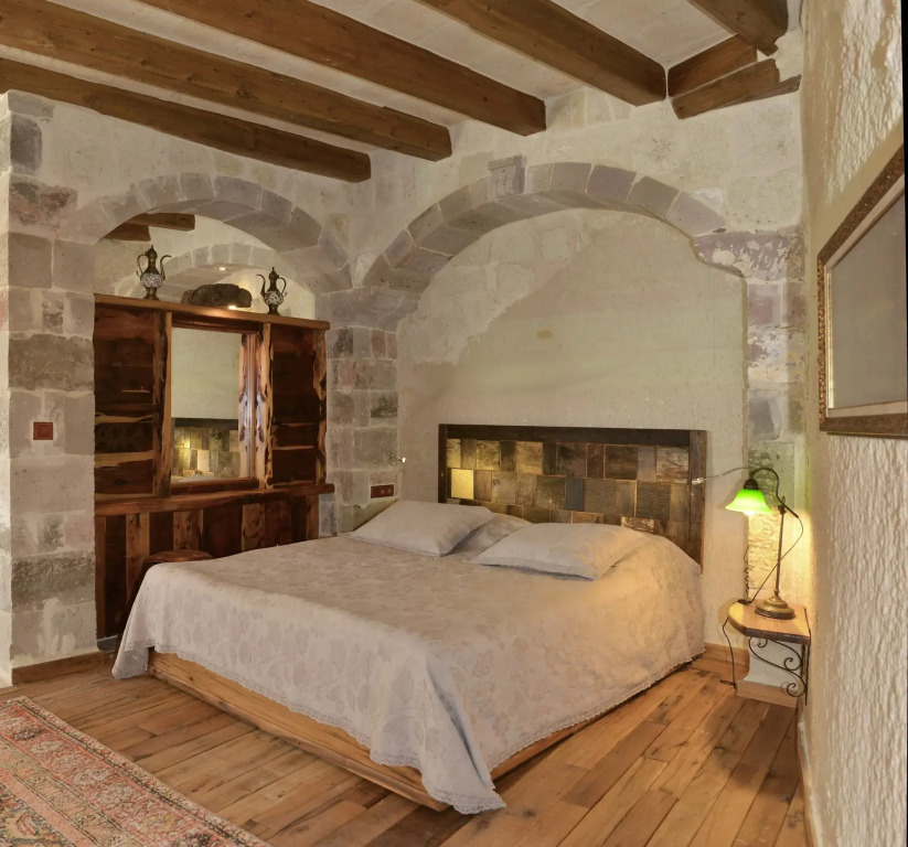 Seki Cave Hotel, Wake Up to Hot Air Balloons