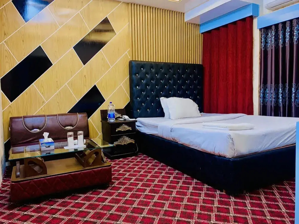 Hotel Heaven Inn