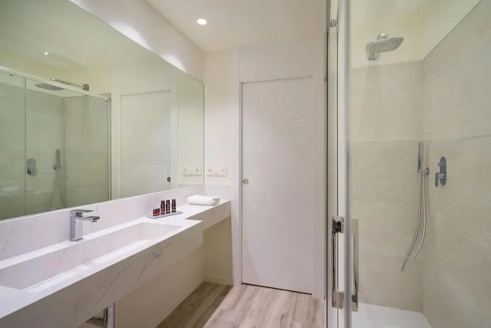Fresh Velazquez Apartments