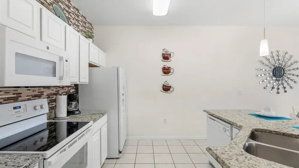 Spacious 4BR Family Townhouseprivate Pool & BBQ