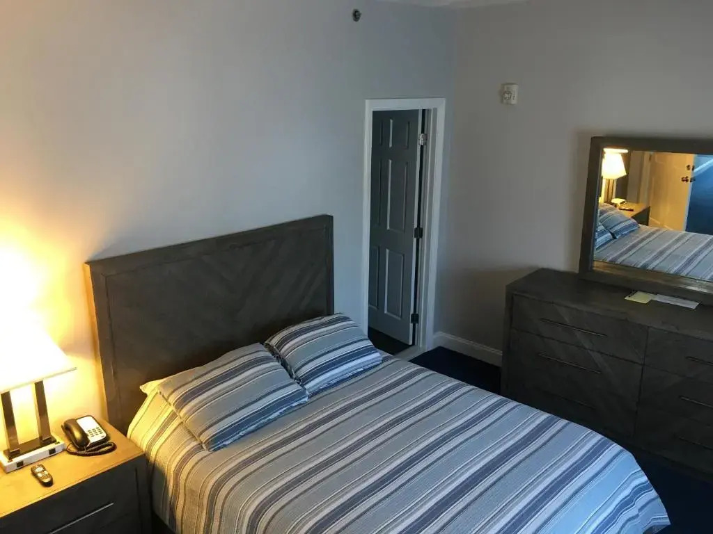 Rheas Inn by the Sea