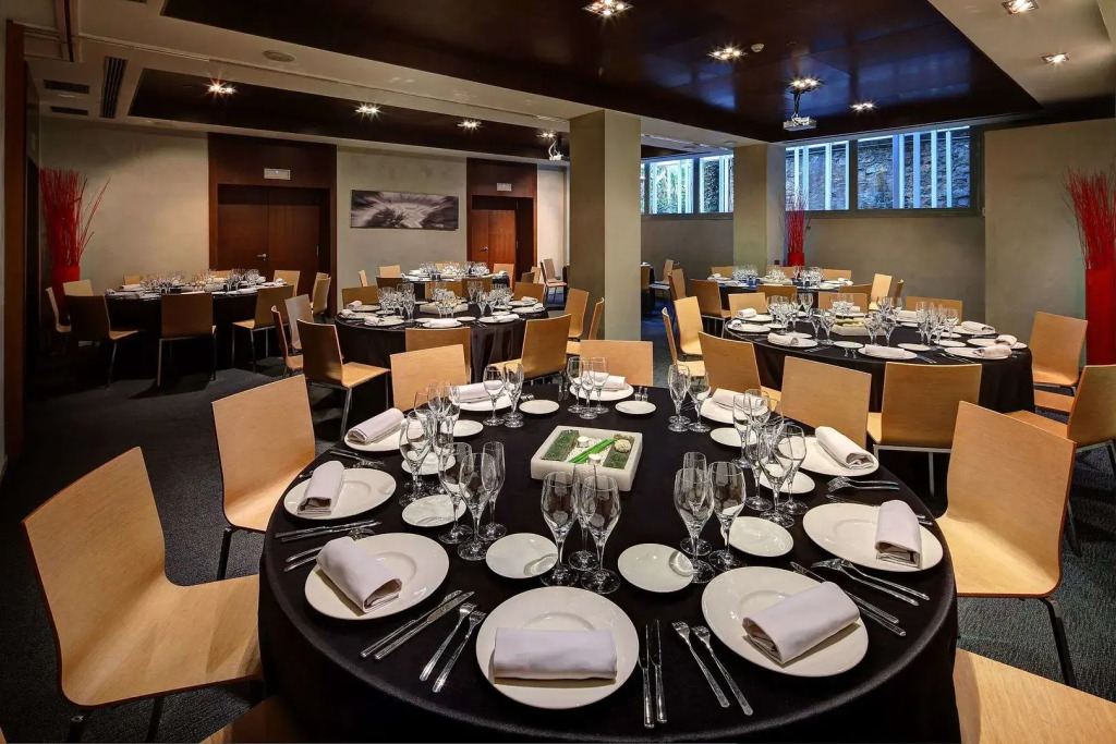 Olivia Plaza Hotel