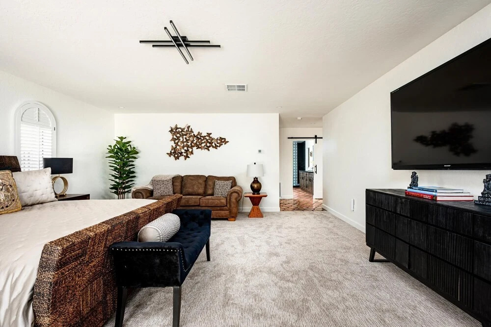 Camelback Mountain Mid-century Modern Villa City Views Pool Hot Tub