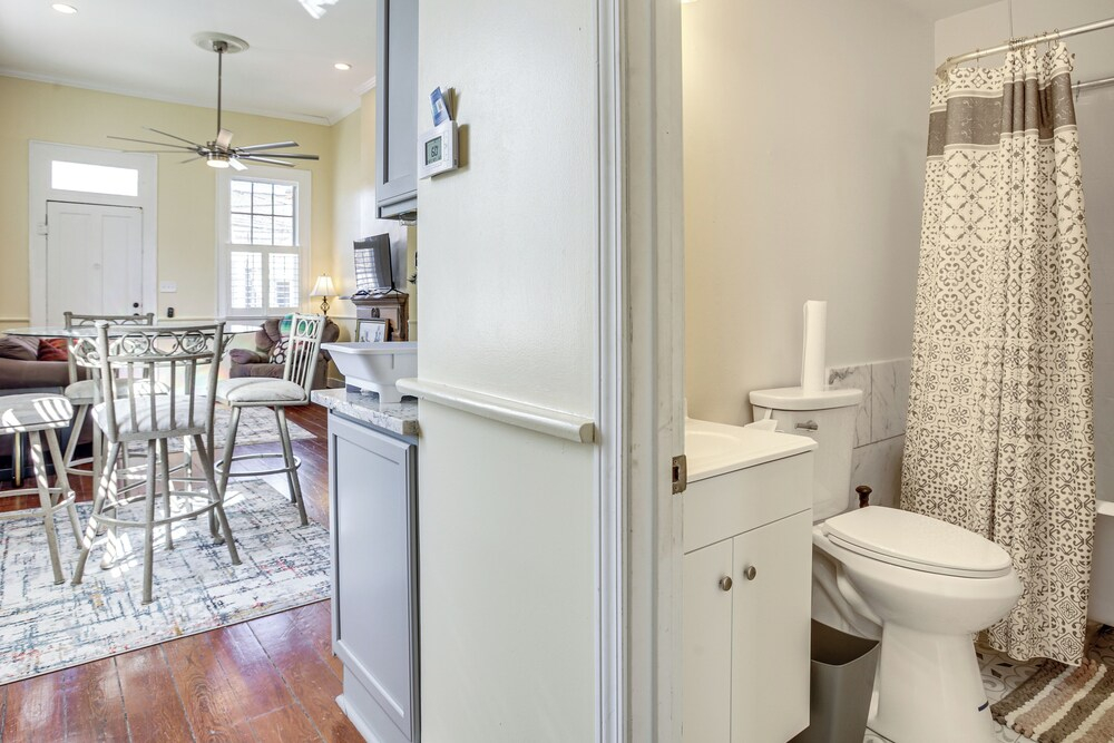 Walk to River & Nola Ferry: Algiers Point Home