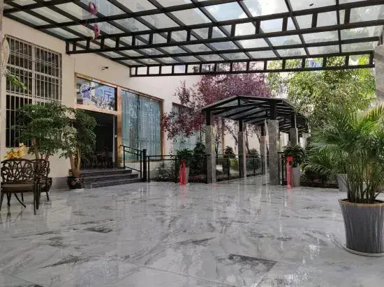 Ruishang Yuejing Jiari Hotel