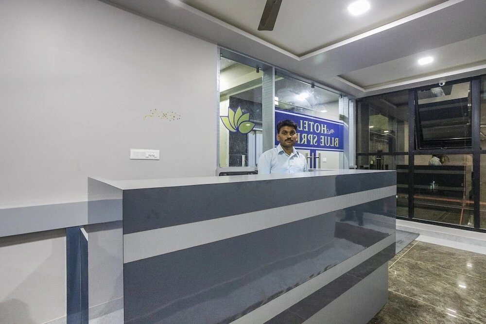Hotel Blue Spring by OYO Rooms
