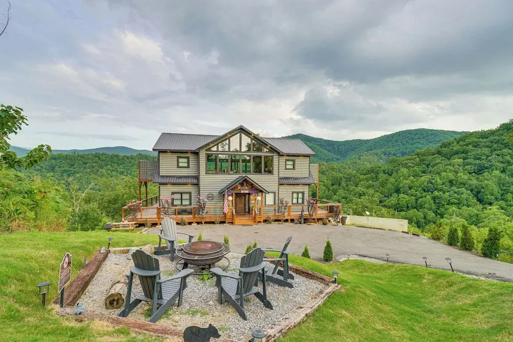 Luxury Sevierville Cabin w/ Private Hot Tub!