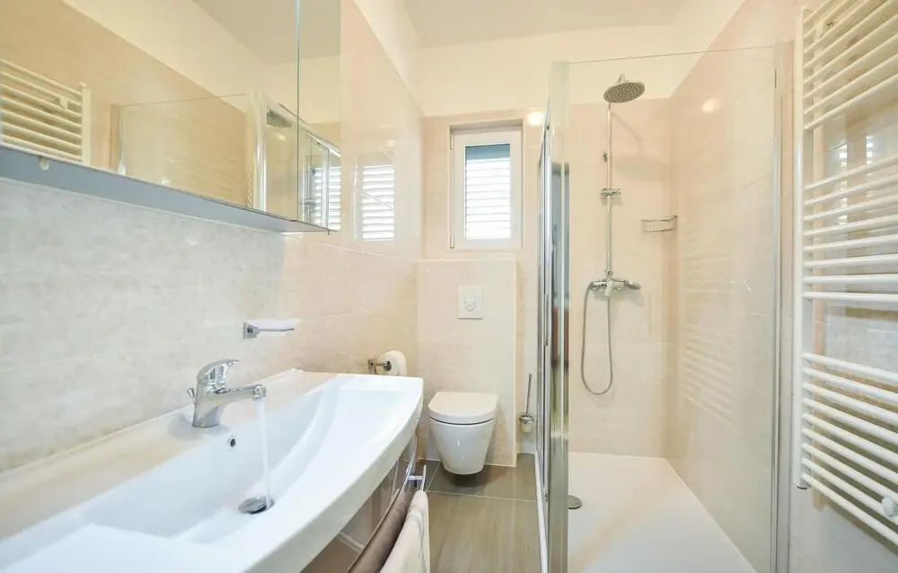 Stunning Home in Orij With Wifi and 4 Bedrooms