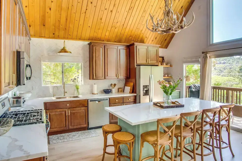 Designer A-frame in Lake Arrowhead w/ Game Room