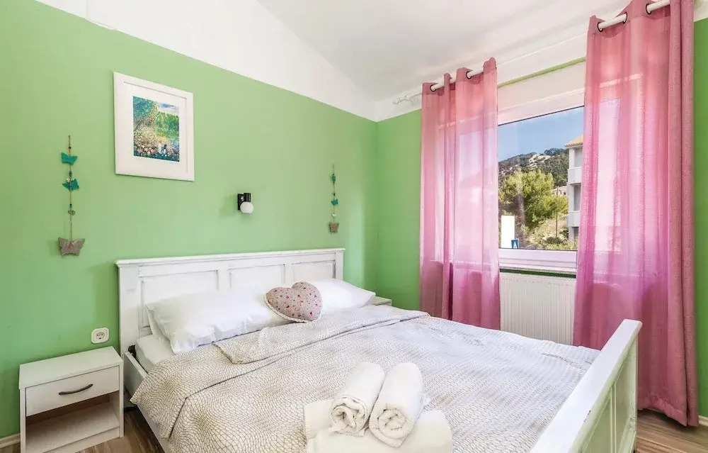 Amazing Home in Rab With Wifi and 3 Bedrooms