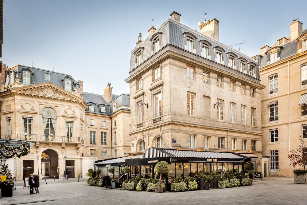 Luxury 6Bdr 5Bth Heritage Building - Louvre View