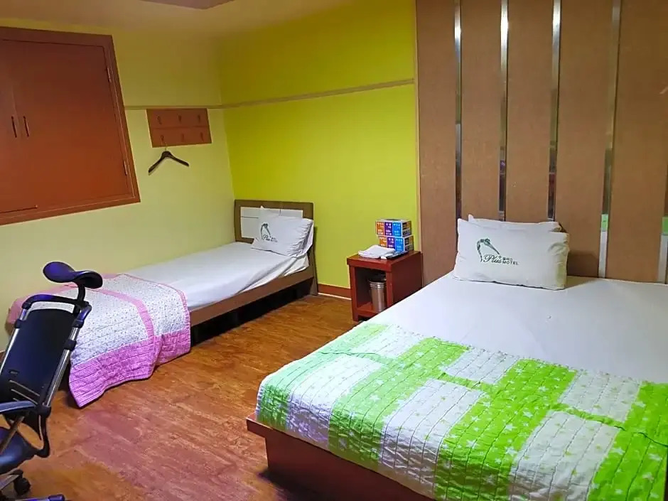 Plus Motel